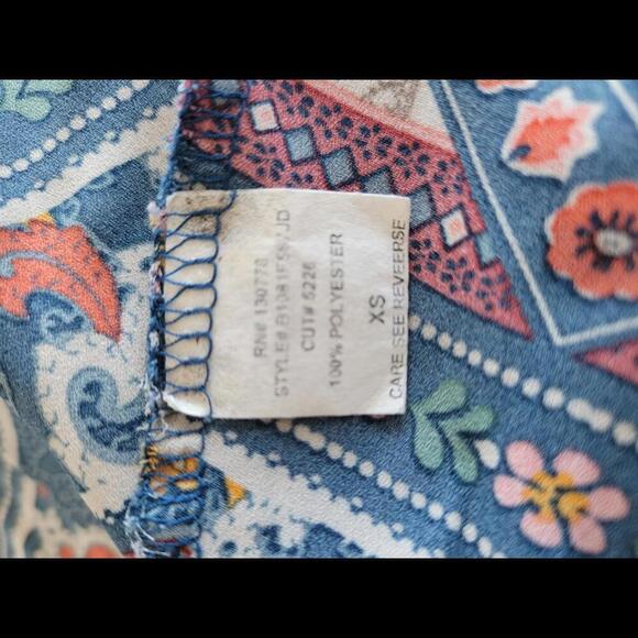 Living Doll XS Blue white red printed cropped tank top - Picture 4 of 5